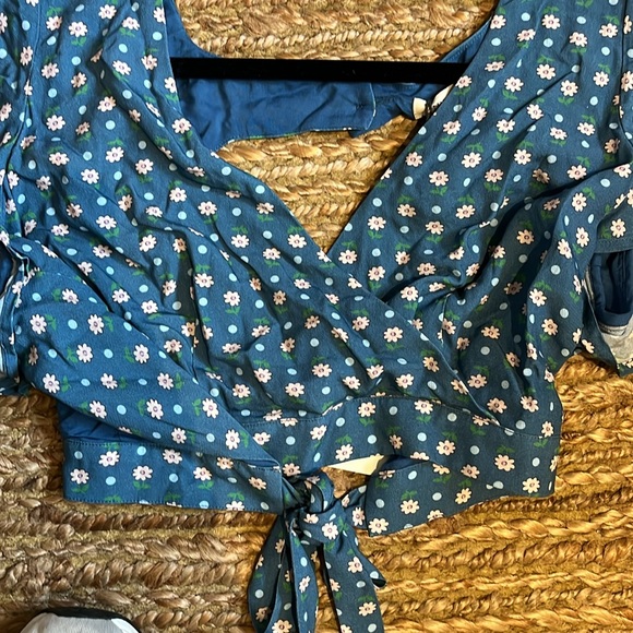 Floral top brand  SPELL  size XL - Picture 2 of 5